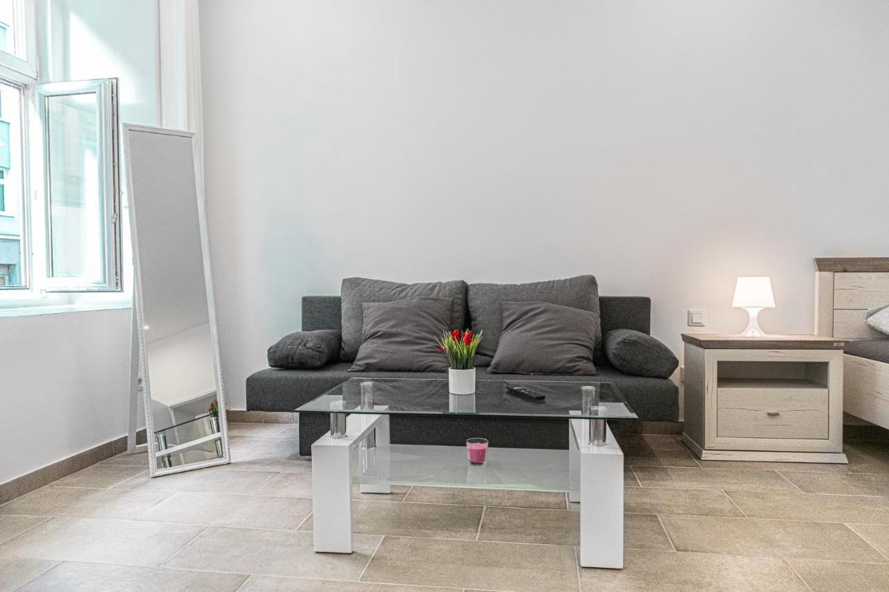 Homelike 2Br Apt Near U1 Reumannplatz - 9 Min To Center Bécs Kültér fotó